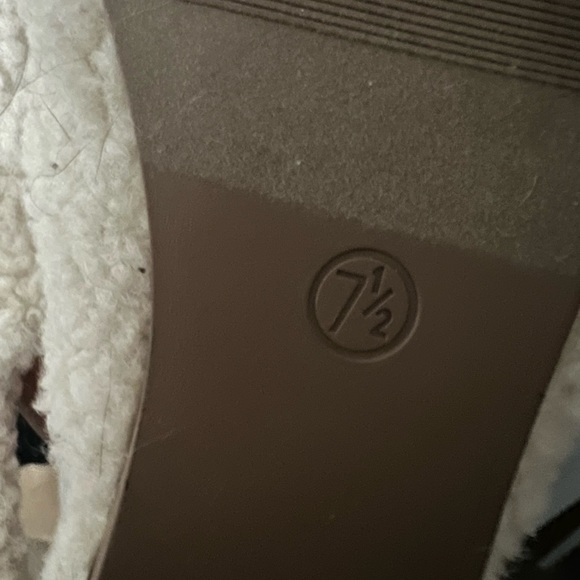 NEW SHERPA SLIP ON SHOES - Picture 3 of 4